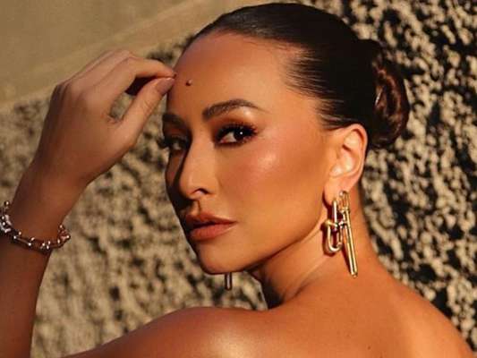De dicas até tratamentos, Sabrina Sato revela rotina de pele
