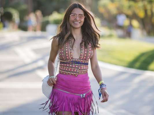 Saia na moda: 16 fotos de looks para inspirar e usar no verão. Confira!