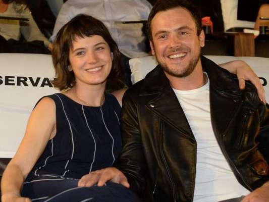Bianca Bin e Sergio Guizé fazem programa a dois em São Paulo