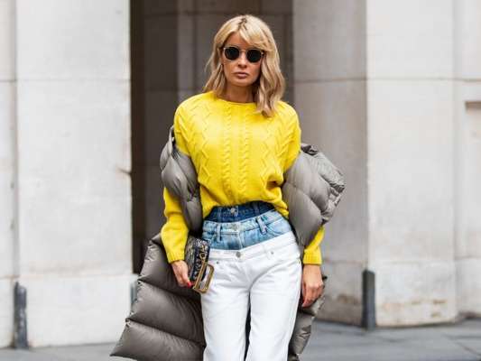 Moda jeans 2020: grandpa jeans, calça bicolor e mais tendências em denim para renovar o modelo clássico do closet. Fotos!