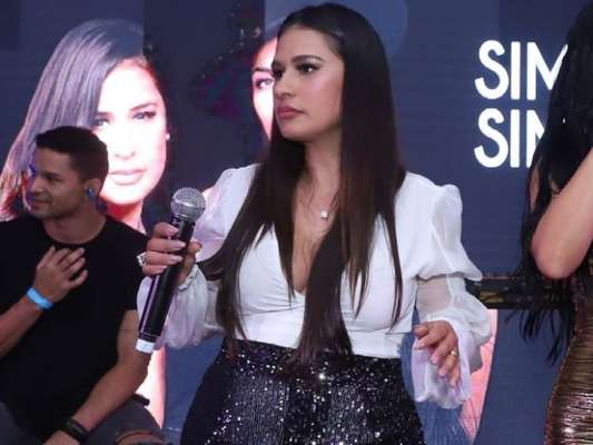 Simone, da dupla com Simaria, falou sobre look usado em festa nesta segunda-feira, 9 de dezembro de 2019