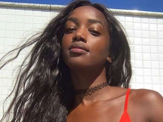 Iza quebrou a web ao mostrar uma dança sexy para o Natal