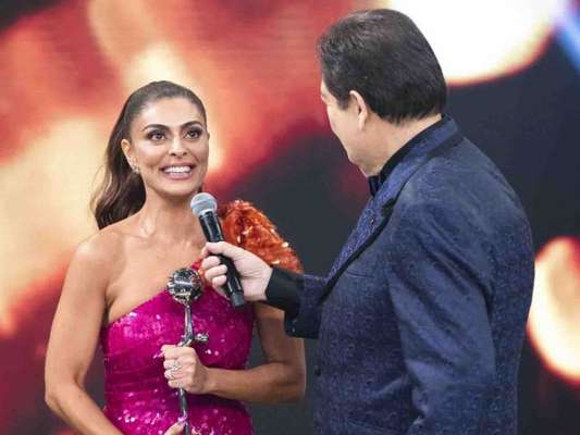 Juliana Paes vence categoria de Melhor Atriz no Melhores do Ano, do 'Domingão do Faustão', em 2019