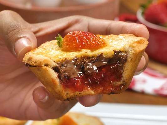 Empadinha de morango com nutella