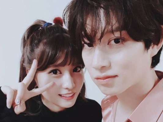 Momo (TWICE) e Heechul (Super Junior) assumem romance. Tudo começou com um nico nico nii