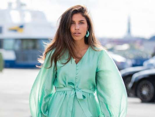 Mais é mais! Moda maximalista está em alta para os looks do verão 2020: inspire-se nessas 16 fotos