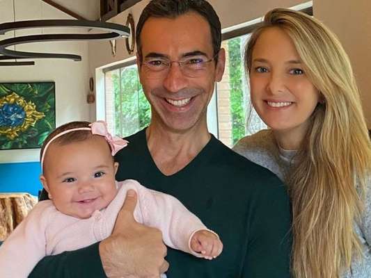 Manu faz 6 meses! Veja 25 momentos de pura simpatia da filha de Ticiane Pinheiro e Cesar Tralli em matéria neste domingo, dia 09 de janeiro de 2020