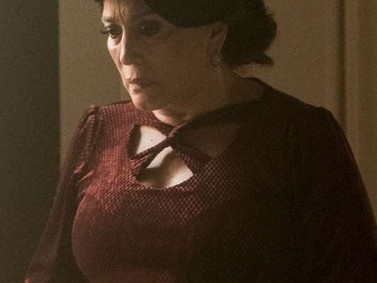 Nos próximos capítulos da novela 'Éramos Seis', Emília (Susana Vieira) dopa a filha Justina (Julia Stockler) após pesadelo da jovem