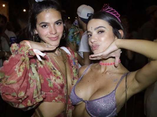 Bruna Marquezine declarou sua torcida para Manu Gavassi no 'Big Brother Brasil 20'