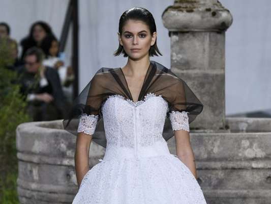 Desfile Chanel de alta-costura: trends da moda primaversa/verão 2020 da grife