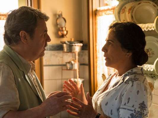 Nos próximos capítulos da novela 'Éramos Seis', Lola (Gloria Pires) decide terminar o romance com Afonso (Cássio Gabus Mendes) após a morte do filho Carlos (Danilo Mesquita): 'Não tenho mais desejo de fazer plano'