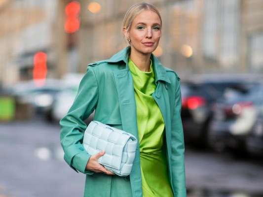 Moda na mão: as bolsas estilosas que bombaram no street style da Copenhagen Fashion Week