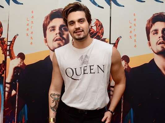 Luan Santana posa com a mãe e beleza dela ganha elogios de famosos nesta terça-feira, dia 11 de fevereiro de 2020