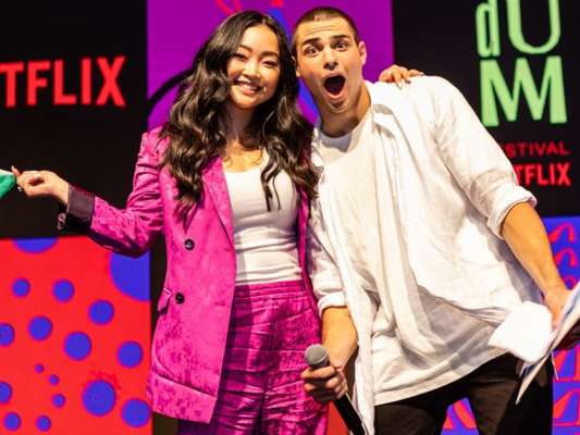 Lana Condor fala sobre química em cenas com Noah Centineo em 'Para Todos os Garotos PS: Ainda Amo Você'