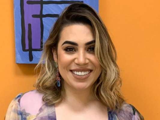 Naiara Azevedo exibiu o novo corpo após lipoaspiração em foto na web nesta quarta-feira, 12 de fevereiro de 2020