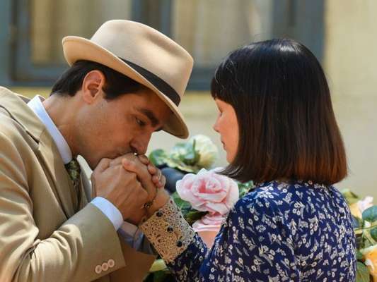No fim da novela 'Éramos Seis' tem final feliz para Clotilde (Simone Spoladore) e Almeida (Ricardo Pereira): 'Eles vão ficar juntos, sim!'