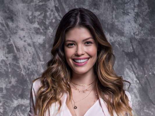 Nos próximos capítulos da novela 'Salve-se Quem Puder', Kyra (Vitória Strada) dá 'selinho' em Alan (Thiago Fragoso) após armação dos filhos do advogado