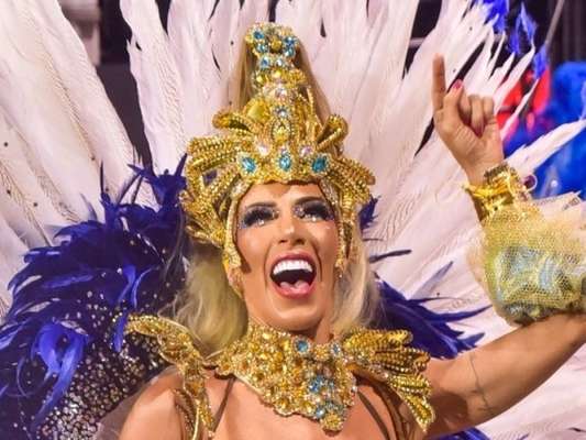 Tati Minerato vibra com título da Águia de Ouro no carnaval de SP: 'Pé quente!'