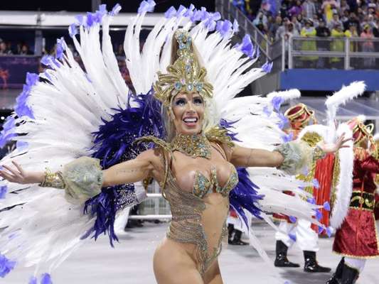 Campeã no Carnaval de São Paulo 2020, Águia de Ouro traz Tati Minerato como musa