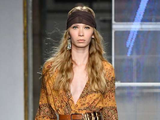 Confira as dicas para resgatar a moda dos anos 70, 80 e 90 nos looks atuais
