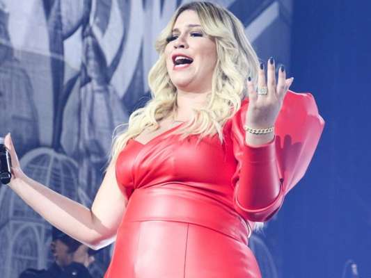 Marília Mendonça falou sobre a rotina de atividades físicas durante a quarentena