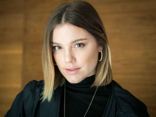 Alice Wegmann apresenta sintomas do coronavírus