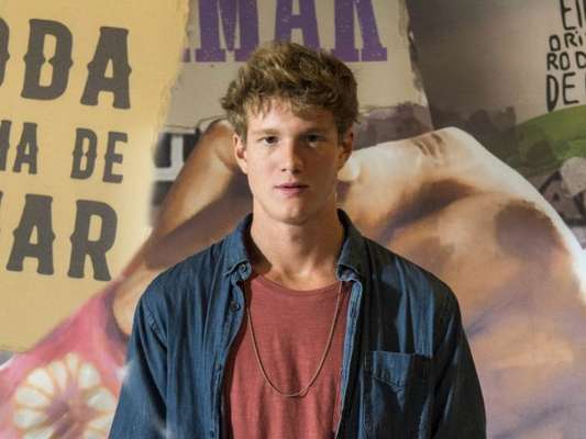 No fim da novela 'Malhação: Toda Forma de Amar', Filipe (Pedro Novaes) cai em mentira de Rui (Romulo Neto) sobre Rita (Alanis Guillen)