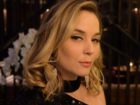 Novela 'Amor Sem Igual': Cindy (Juliana Lohmann) é baleada no capítulo de sexta-feira, 3 de abril de 2020