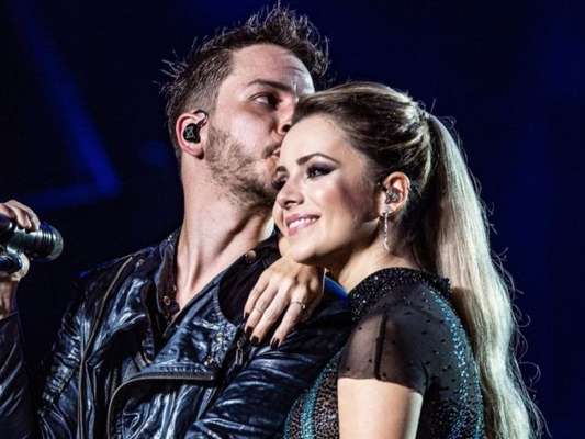 Sandy e Junior agitam web ao anunciar novo show