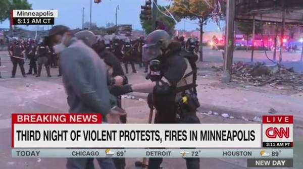 Jornalista da CNN é algemado ao vivo durante transmissão de cobertura de protestos