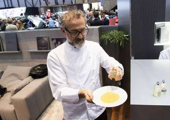 Restaurante e hotel de Massimo Bottura estão em lista de experiências a serem leiloadas
