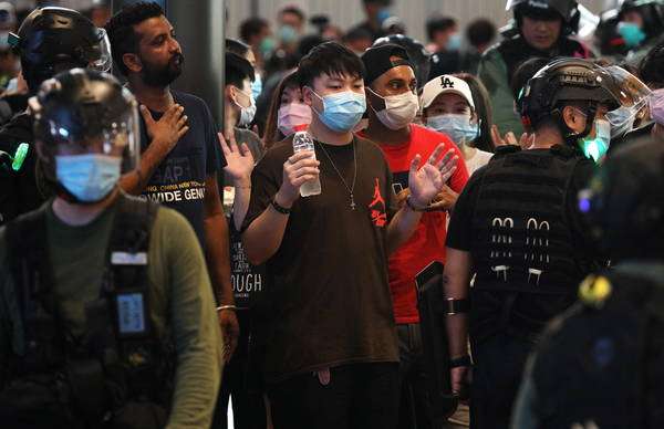 Moradores de Hong Kong protestaram contra a lei de segurança nacional