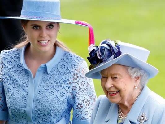 Vestido de noiva histórico! Look de Princesa Beatrice tem 53 anos e era da avó. Saiba detalhes em matéria nesta segunda-feira, dia 20 de julho de 2020