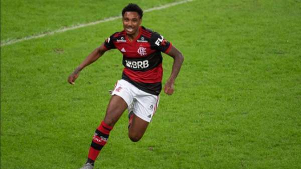 Imagens recentes de Vitinho pelo Flamengo