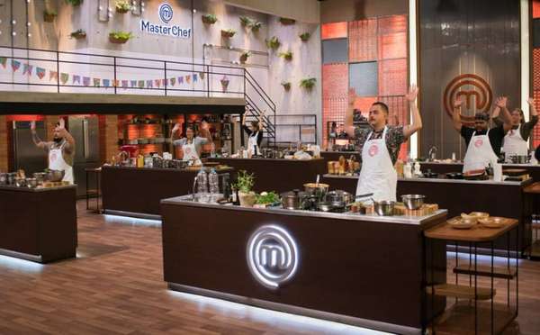'MasterChef Brasil' - participantes da 7ª temporada em 2020 - A 7ª temporada do 'MasterChef Brasil', que vai ao ar durante a pandemia do novo coronavírus em 2020, na Band, contará com um novo formato (clique aqui para ler mais). em vez de participantes fixos e uma eliminação a cada programa, desta vez serão oito novos cozinheiros a cada episódio, que terá um campeão nele mesmo. Veja quem são eles a seguir.