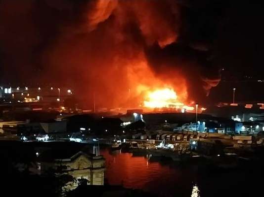Incêndio no Porto de Ancona, na Itália