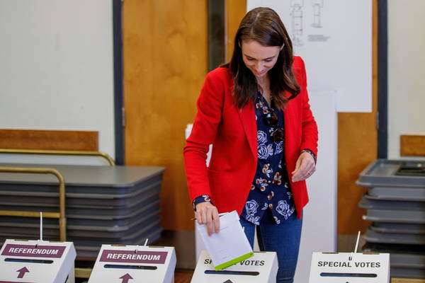 Jacinda Ardern já votou e deve ser reeleita