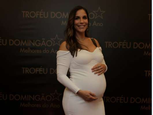 Ivete Sangalo - A cantora Ivete Sangalo e o nutricionista Daniel Cady têm três filhos: o primogênito Marcelo e as gêmeas Marina e Helena