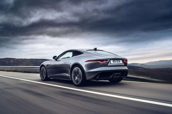 Novo Jaguar F-Type P300 Coupé.