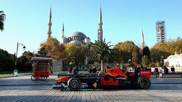 Aston Martin Red Bull Racing.
