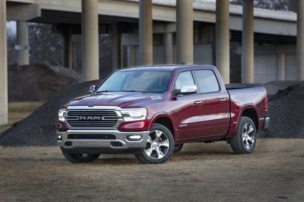 Ram 1500 Laramie 5.7 V8 Hemi 4x4.