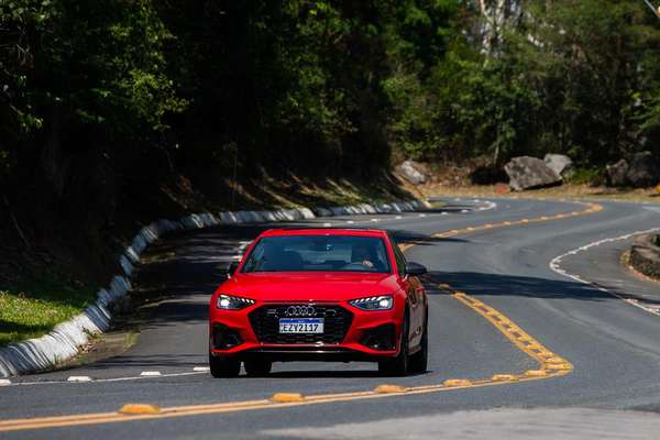 Audi A4 Sedan.