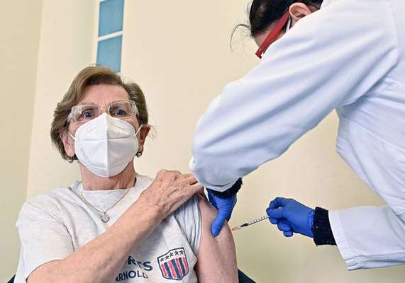 Premiê quer campanha de vacinação acelerada