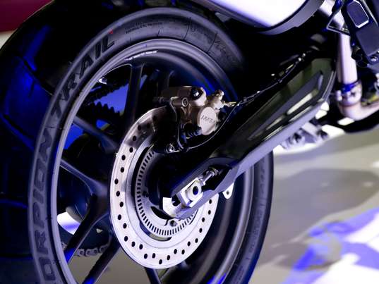 triumph swing arm bolsa