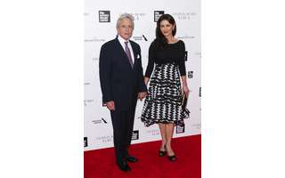 Michael Douglas e Catherine Zeta-Jones chegam a Nova York - OFuxico