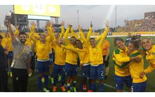 Futebol Feminino - O #tbt de hoje, vai para a Seleção brasileira, Ouro nos jogos  pan-americanos de 2015. 🏆 Foto: Rafael Ribeiro