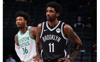 Kyrie Irving vai à arquibancada sem máscara ver jogo dos Nets em Nova York, nba