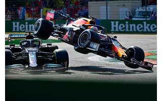 Acidente de Verstappen e Hamilton em Monza.