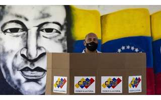 Eleitor vai às urnas na Venezuela