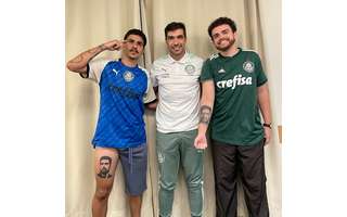 Abel Ferreira posa com torcedores do Palmeiras
